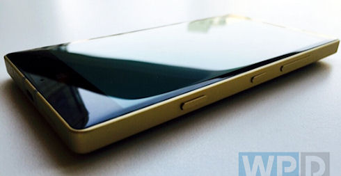 В Китае в продаже появится Lumia 930 с золотым логотипом Nokia - 1 В Китае в продаже появится Lumia 930 с золотым логотипом Nokia