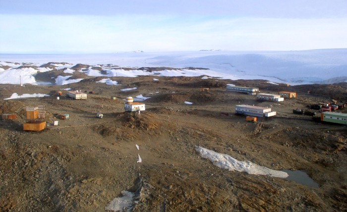 На трёх станциях в Антарктиде установят наземное оборудование ГЛОНАСС - 1