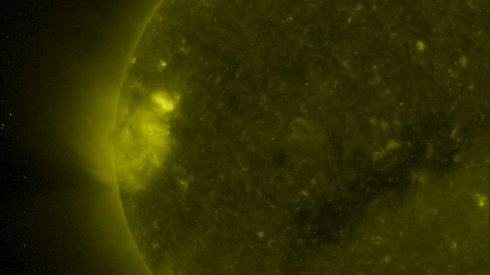 NASA опубликовало трехмерные фотоcнимки Солнца (ФОТО) - 8 NASA опубликовало трехмерные фотоcнимки Солнца (ФОТО)