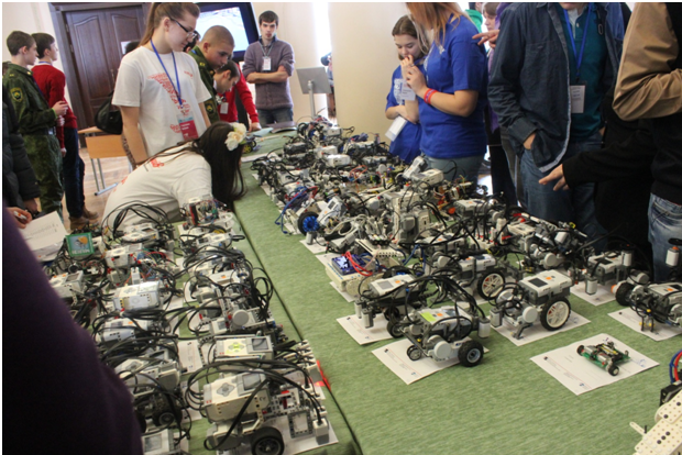 «Гонки роботов» в Уральском федеральном - 1 «Гонки роботов» в Уральском федеральном - 1