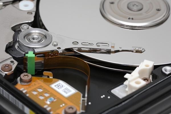 Жесткие диски Seagate объемом 3 ТБ очень сильно уступают по надежности продукции WD и HGST