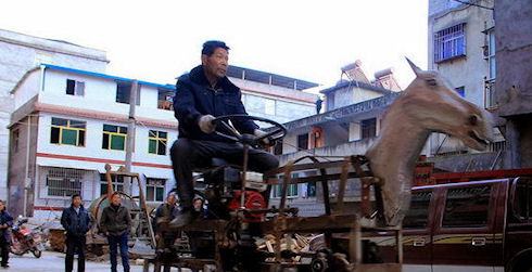 Китайский энтузиаст соорудил роботизированную лошадь (ВИДЕО) - 1 Китайский энтузиаст соорудил роботизированную лошадь (ВИДЕО)