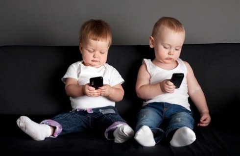 Доказано негативное влияние смартфонов на развитие детей