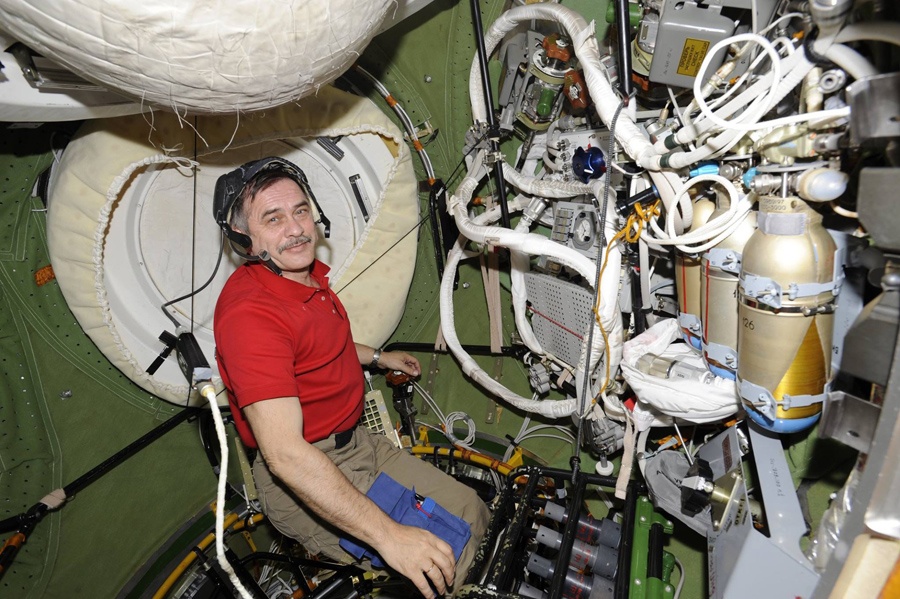 Беседа с космонавтом: об управлении МКС, об орбитальном интернете, и о полете на Марс - 6