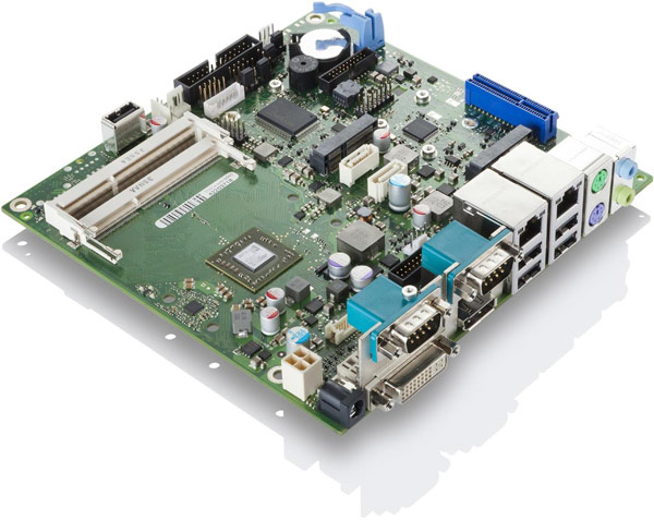 На платах Fujitsu D3313-S4 и D3313-S5 установлены однокристальные системы AMD GX-222GC и AMD GX-412HC соответственно