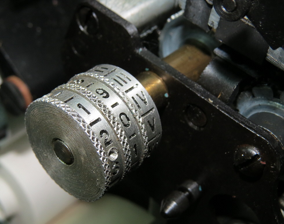 Советский кассовый аппарат А1Т-4-400-2 - 12 Советский кассовый аппарат А1Т-4-400-2 - 12