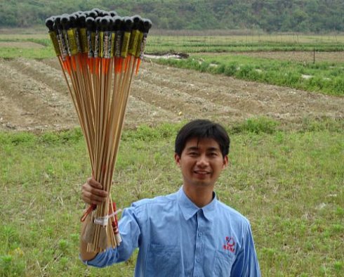Житель Китая изобрёл «экологичный фейерверк»
