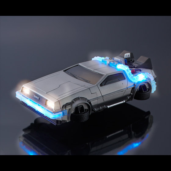 Японцы выпустили чехол для iPhone 6 в виде DeLorean - 1