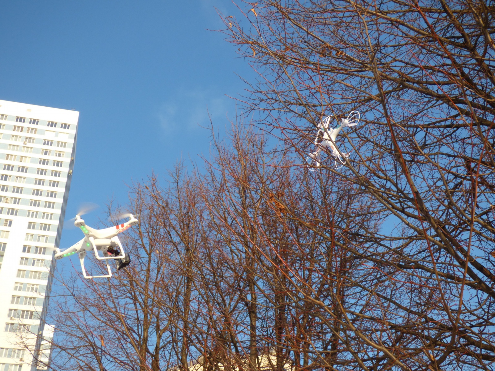 Три бюджетных квадрокоптера с камерами в историческом музее «Коломенское» - 14 Три бюджетных квадрокоптера с камерами в историческом музее «Коломенское» - 14