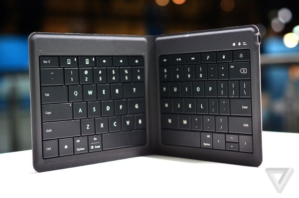 Microsoft представила складную Bluetooth-клавиатуру - 1