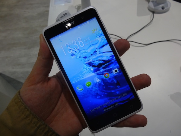 Появились живые фотографии смартфонов Acer Liquid Z, Liquid Z220 и Liquid Z520 с MWC 2015 - 6