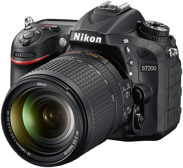 Датчик изображения Nikon D7200 формата APS-C (23,5 х 15,6 мм) имеет разрешение 24,2 Мп