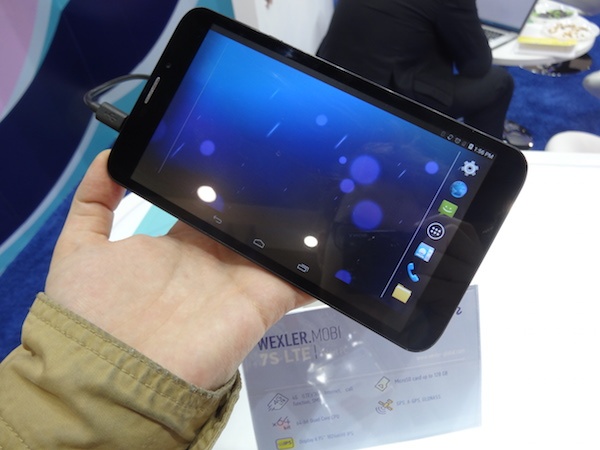 Wexler представила новые смартфоны и планшеты на MWC 2015 (живые фото) - 3