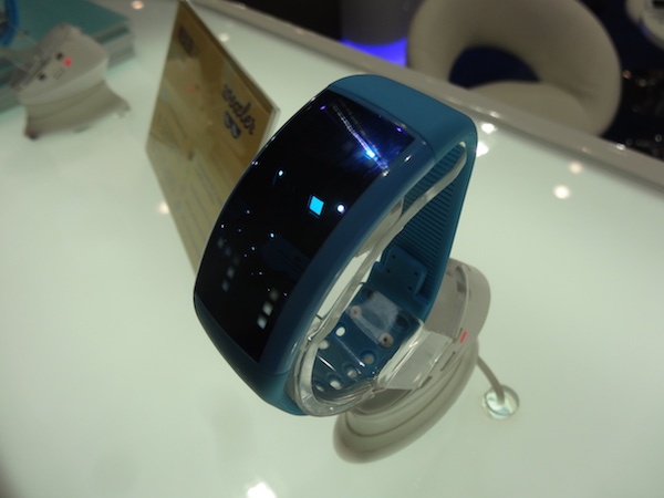 Wexler представила новые смартфоны и планшеты на MWC 2015 (живые фото) - 6