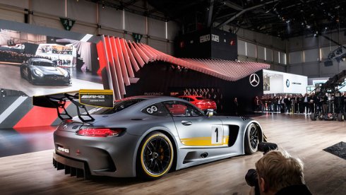 Mercedes показал новый гоночный суперкар