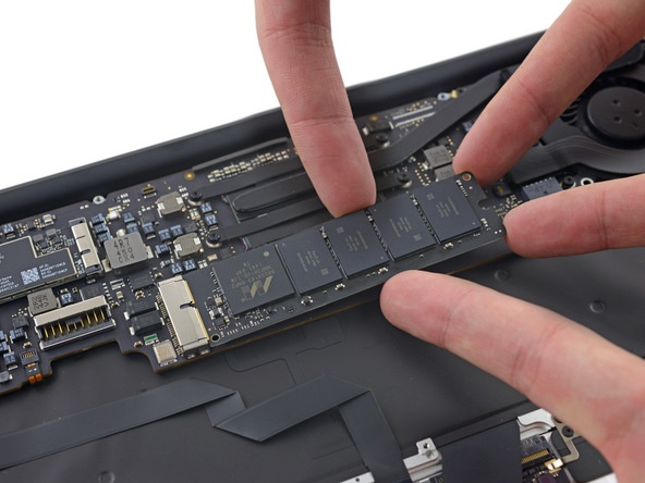 Обновлённые ультрабуки Apple MacBook Air легко разбираются, но заработали у iFixit всего по 4 балла - 3 Apple MacBook Air iFixit