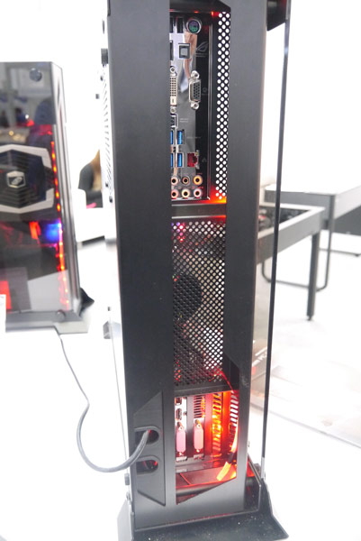 Модель Lian Li PC-O7SX