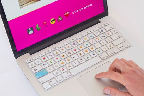 Для пользователей MacBook создали смайло клавиатуру (Фото)