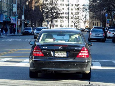 Самые необычные номерные знаки автомобилей (Фото) - 1 Самые необычные номерные знаки автомобилей (Фото)