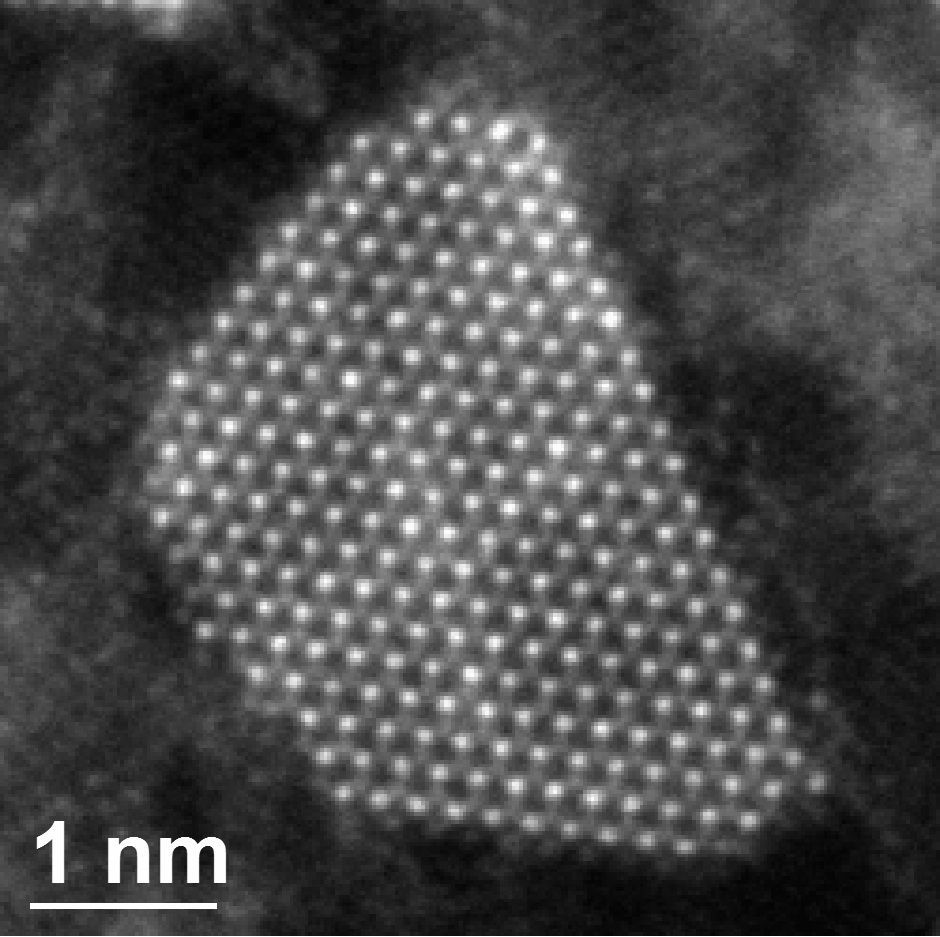 Электронный микроскоп, различающий отдельные атомы, появился в Британской Национальной лаборатории SuperSTEM - 3