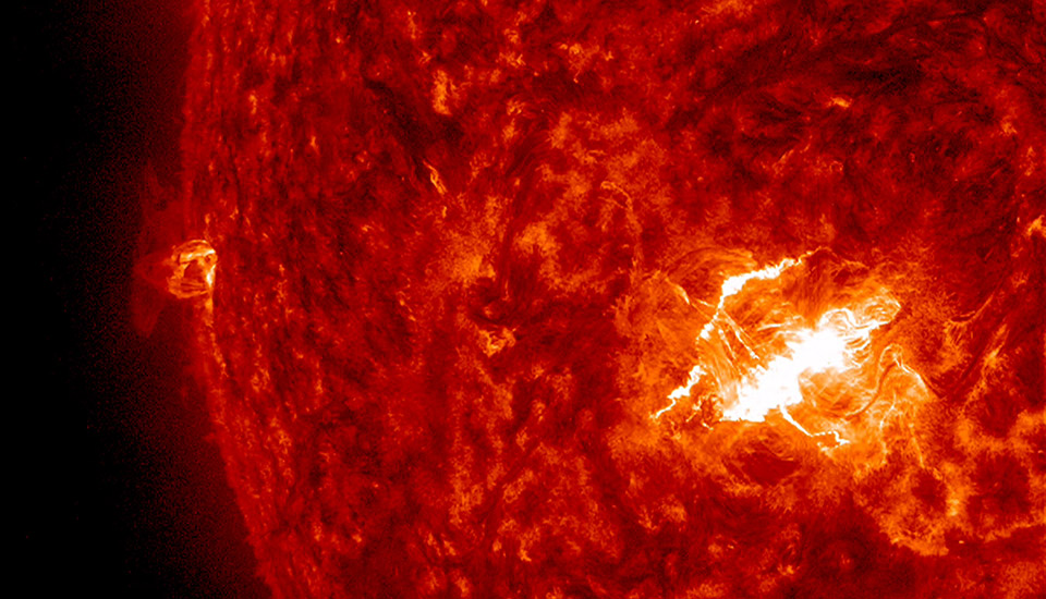 Крупнейшая вспышка на Солнце в этом году: фото и видео явления - 1
