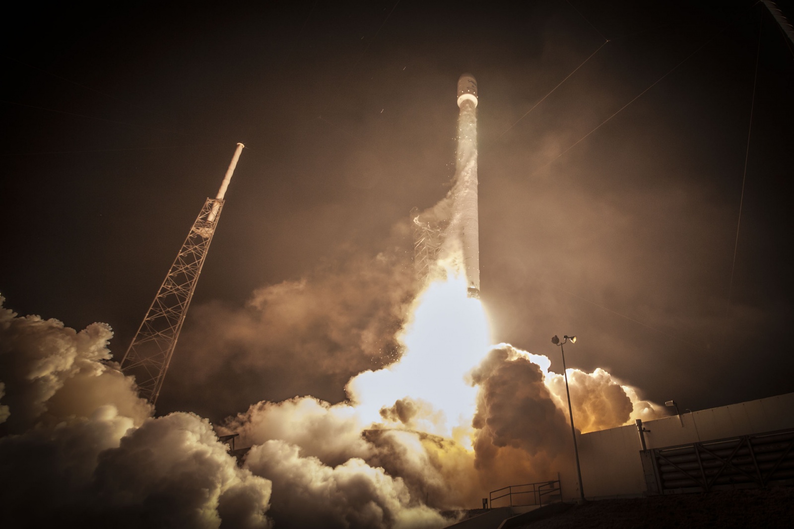 SpaceX передала фотографии под лицензию Creative Commons - 1