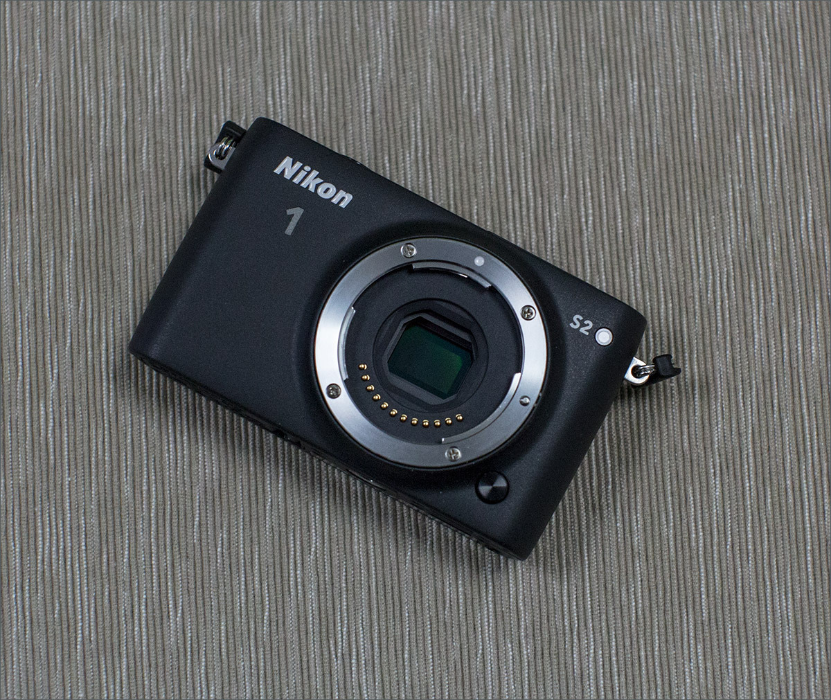 Nikon 1 S2: однокнопочная беззеркалка - 2