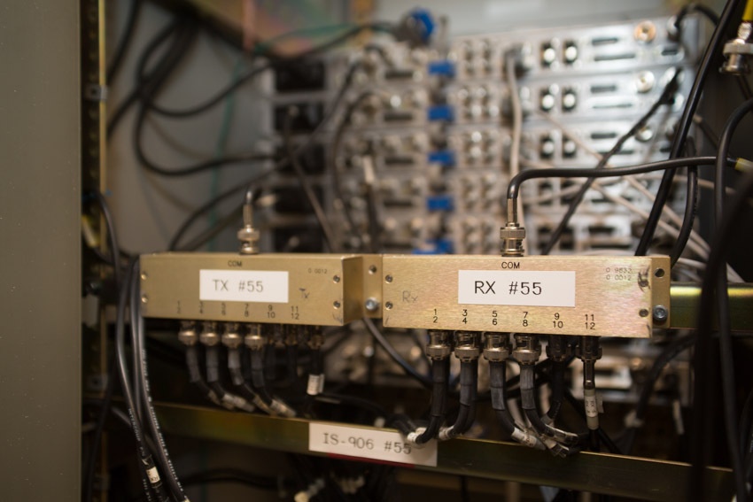 Аппаратный зал (про инфраструктуру спутниковой сети и осциллограф) - 11 Аппаратный зал (про инфраструктуру спутниковой сети и осциллограф) - 11