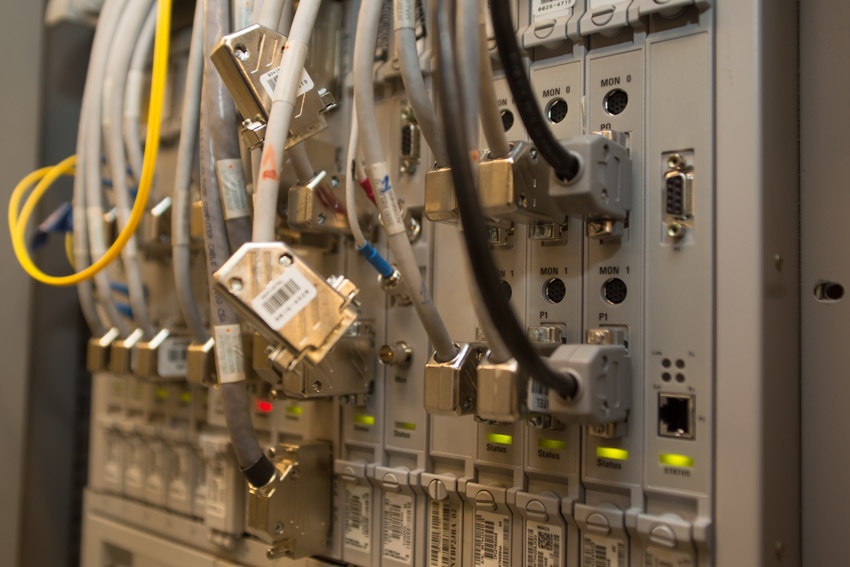 Аппаратный зал (про инфраструктуру спутниковой сети и осциллограф) - 21 Аппаратный зал (про инфраструктуру спутниковой сети и осциллограф) - 21