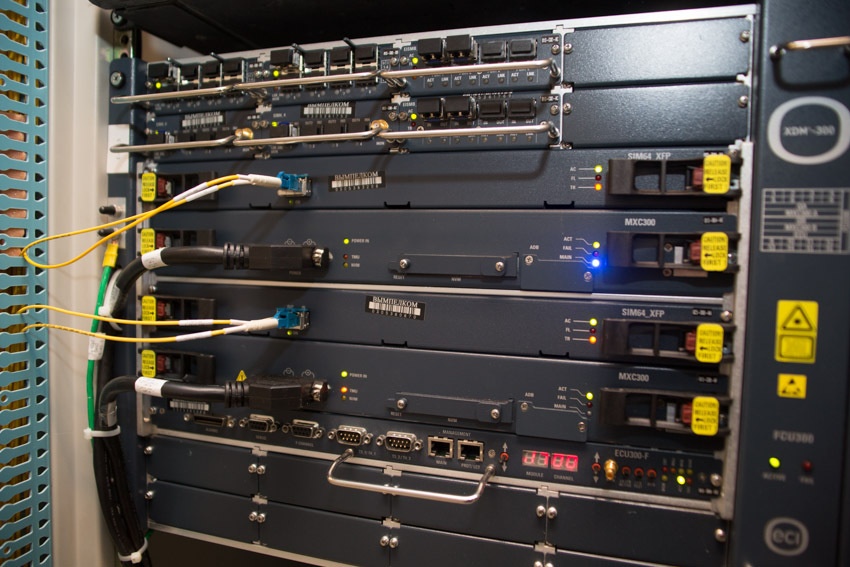 Аппаратный зал (про инфраструктуру спутниковой сети и осциллограф) - 23 Аппаратный зал (про инфраструктуру спутниковой сети и осциллограф) - 23