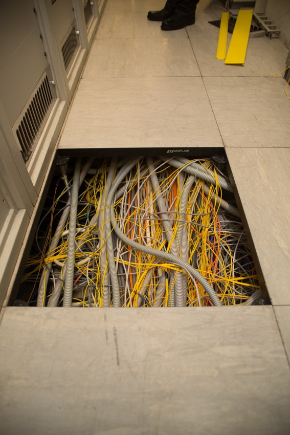 Аппаратный зал (про инфраструктуру спутниковой сети и осциллограф) - 25 Аппаратный зал (про инфраструктуру спутниковой сети и осциллограф) - 25