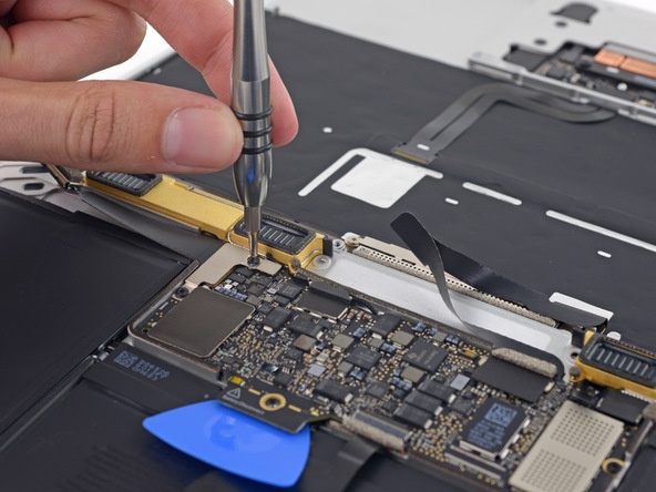 Разборка Retina Macbook 2015 от iFixit: невозможно ни отремонтировать, ни проапгрейдить - 10