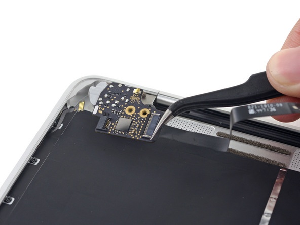 Разборка Retina Macbook 2015 от iFixit: невозможно ни отремонтировать, ни проапгрейдить - 37