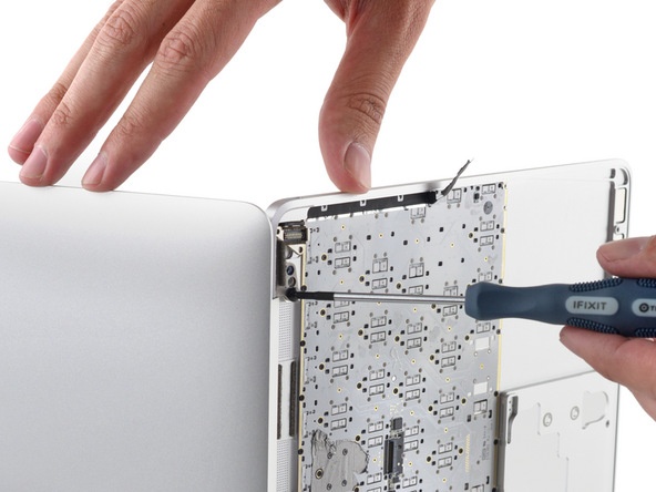 Разборка Retina Macbook 2015 от iFixit: невозможно ни отремонтировать, ни проапгрейдить - 38