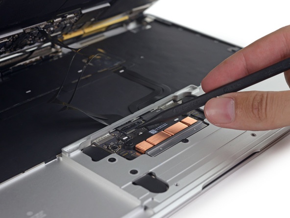 Разборка Retina Macbook 2015 от iFixit: невозможно ни отремонтировать, ни проапгрейдить - 4