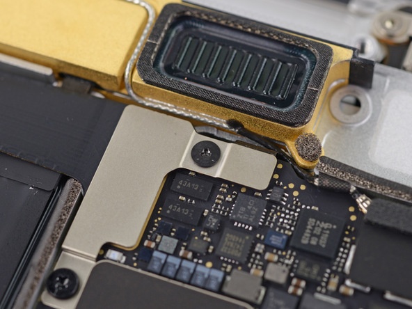 Разборка Retina Macbook 2015 от iFixit: невозможно ни отремонтировать, ни проапгрейдить - 9