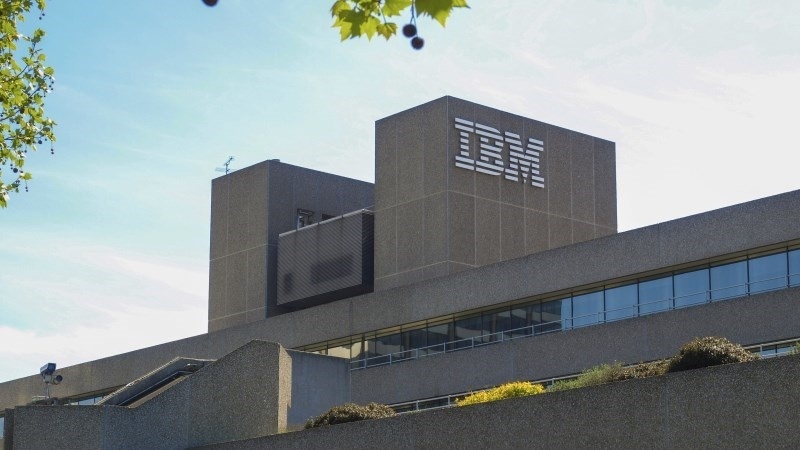 Продажи IBM упали на 12 процентов - 1