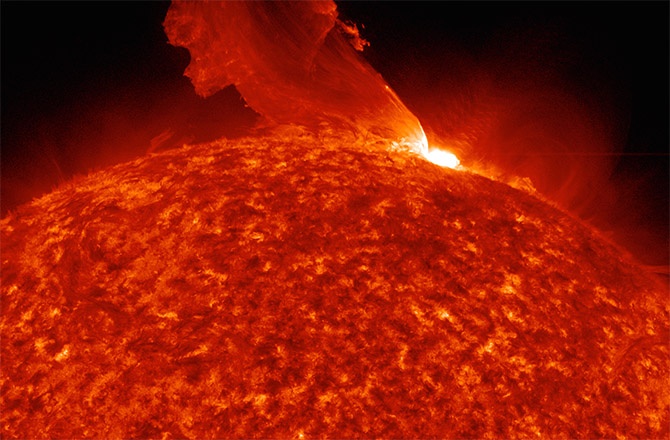 3,5 дня активности Солнца сжали в минутное видео (1080р) - 2