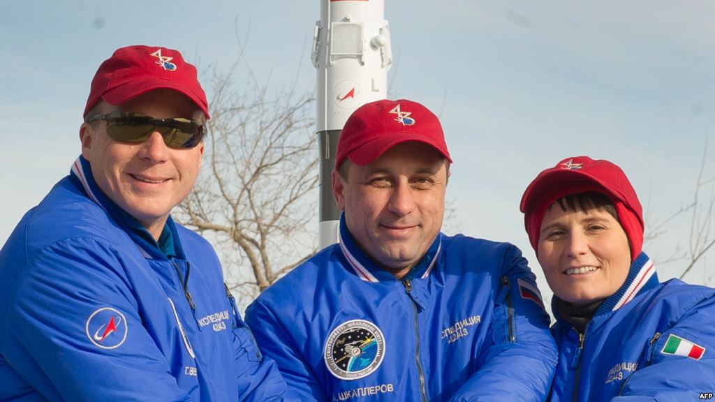 Астронавты останутся на МКС дольше запланированного, а запуск новой экспедиции отложен до конца июля - 1 image