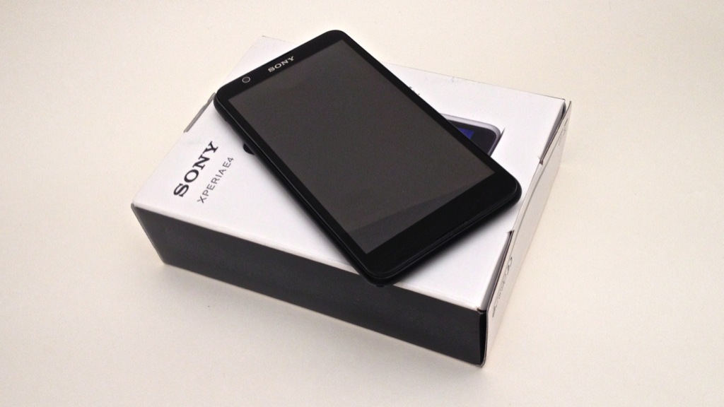 Обзор Xperia E4 - 1