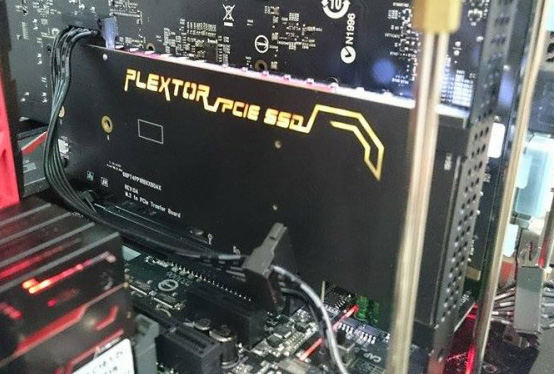 Plextor M7e