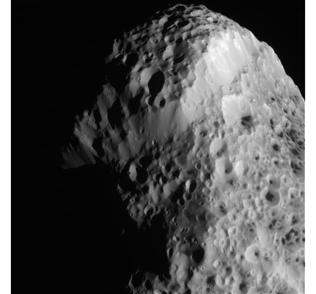 Станция Cassini передала новые фото спутника Сатурна - 2 Станция Cassini передала новые фото спутника Сатурна - 2