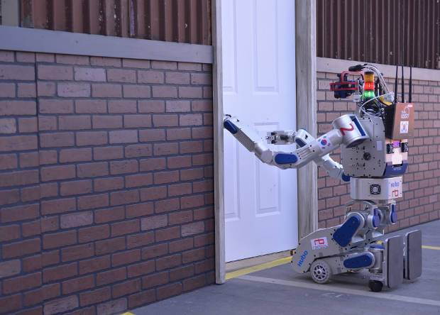 Робот-гуманоид DRC-Hubo победил на соревнованиях DARPA Robotics Challenge - 3