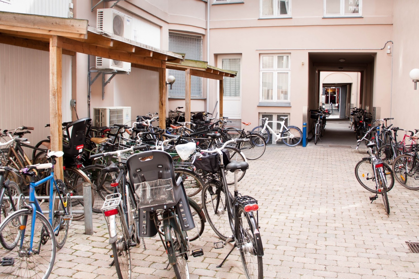 Все флаги в гости к нам: как сотрудники 25 национальностей делают поисковик momondo - 10 Все флаги в гости к нам: как сотрудники 25 национальностей делают поисковик momondo - 10