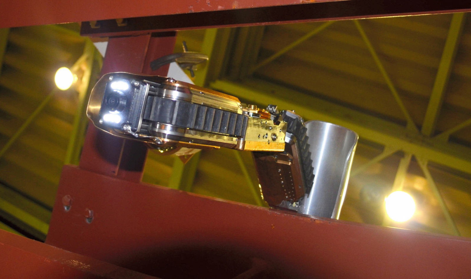 О маленьком героическом роботе, застрявшем внутри ядерного реактора Фукусимы-1 - 2 image