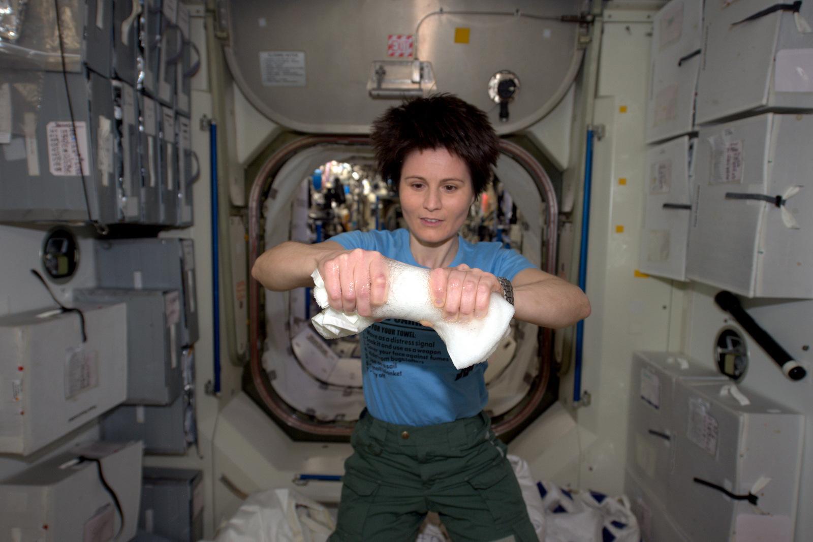 Ошибки «Гравитации» - 10 Ошибки «Гравитации» - 10