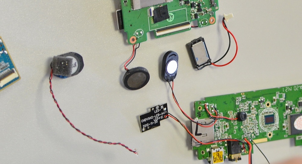 Разбираем до винтика: как я участвовал в «растерзании» регистраторов Datakam, teXet, Mio и BlackVue - 117 Разбираем до винтика: как я участвовал в «растерзании» регистраторов Datakam, teXet, Mio и BlackVue - 117