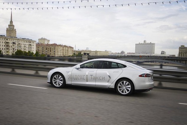 Яндекс.Такси Tesla Москва