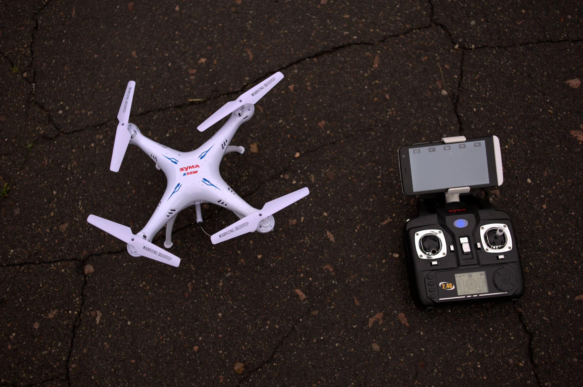 Видео-трансляция с квадрокоптера за 75$? Смотрим Syma X5SW - 2 image