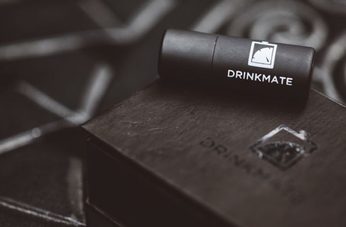 DrinkMate — миниатюрный алкотестер для iPhone - 2 DrinkMate — миниатюрный алкотестер для iPhone - 2